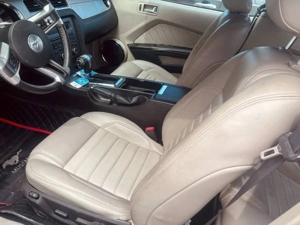 2010 Ford S197 Mustang - Image 6 of 12