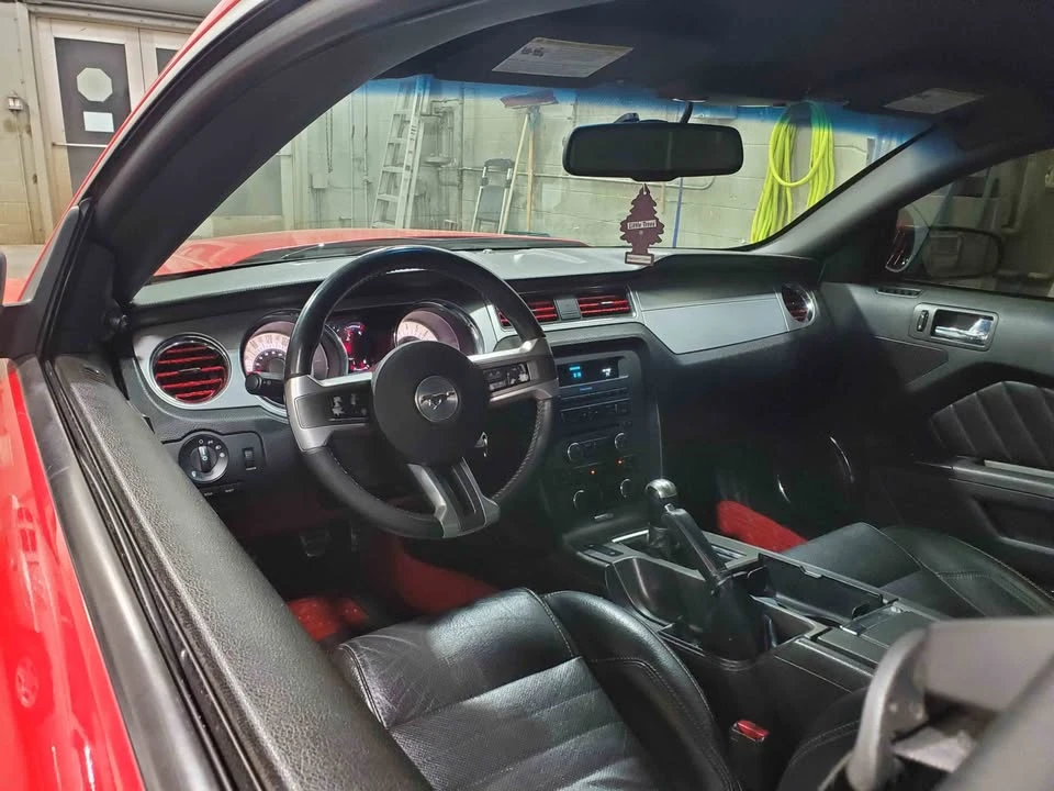 2010 Ford S197 Mustang - Image 2 of 7