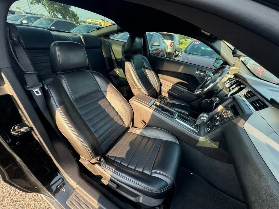 2010 Ford S197 Mustang - Image 8 of 20