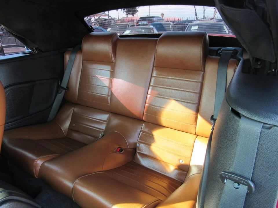 2010 Ford S197 Mustang - Image 16 of 19