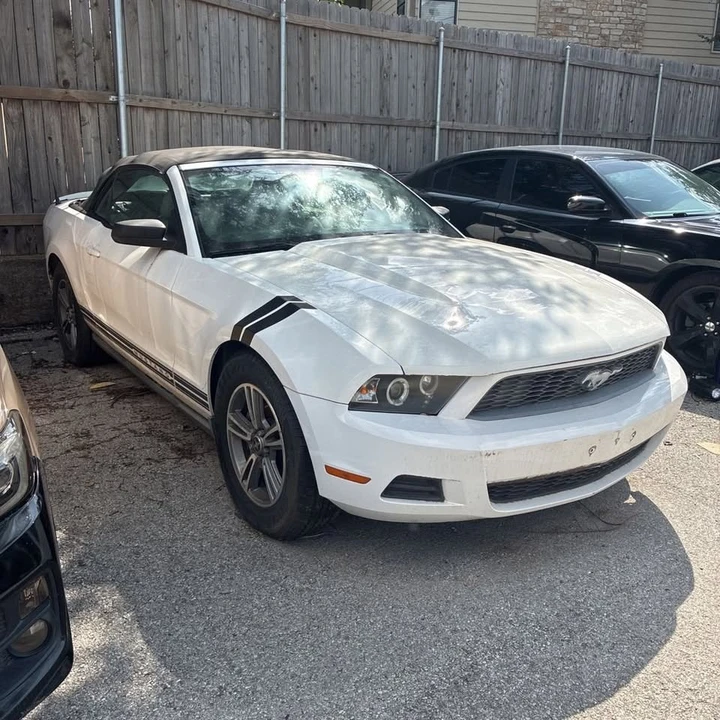 2010 Ford S197 Mustang - Image 7 of 16
