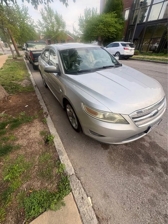 2010 Ford Taurus 6th Gen - Image 6 of 8