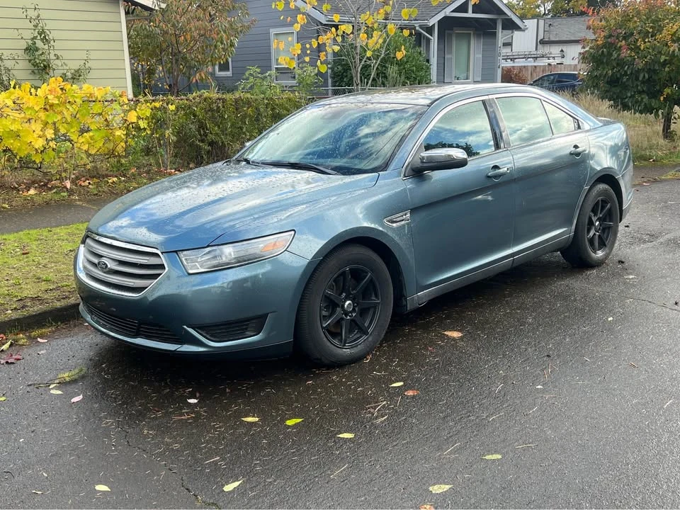 2010 Ford Taurus 6th Gen - Image 3 of 4
