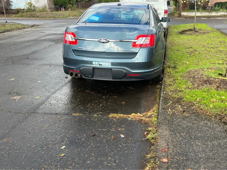 2010 Ford Taurus 6th Gen - Image 4 of 4