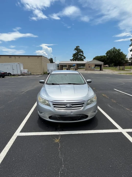 2010 Ford Taurus 6th Gen - Image 2 of 9