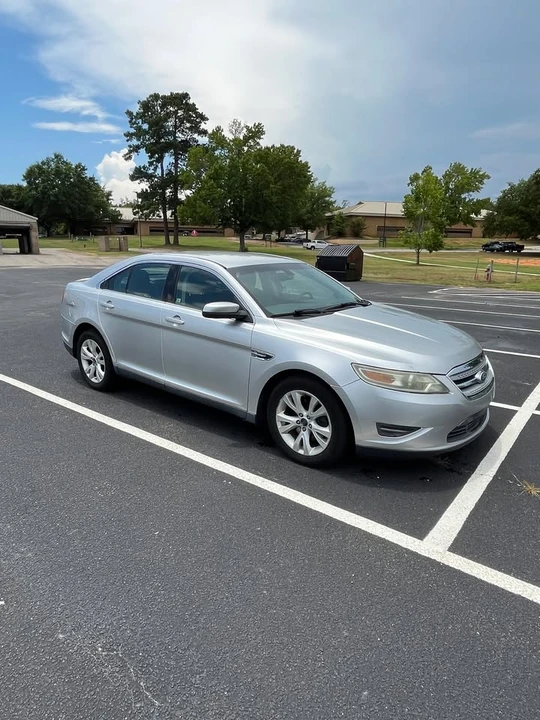 2010 Ford Taurus 6th Gen - Image 3 of 9