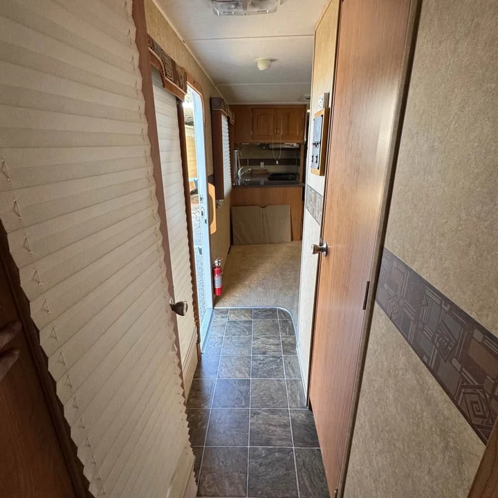 2010 Forest River - Image 13 of 17