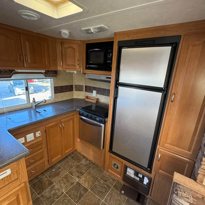 2010 Forest River - Image 7 of 17