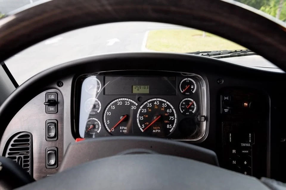 2010 Freightliner - Image 15 of 20