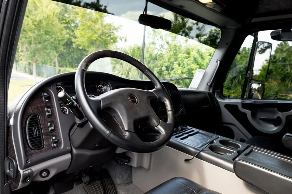 2010 Freightliner - Image 18 of 20