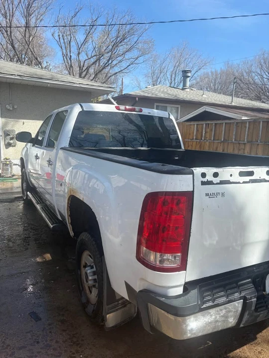 2010 GMC Sierra Heavy Duty 3rd Gen - Image 3 of 10