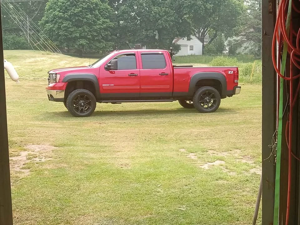 2010 GMC Sierra Heavy Duty 3rd Gen - Image 3 of 3