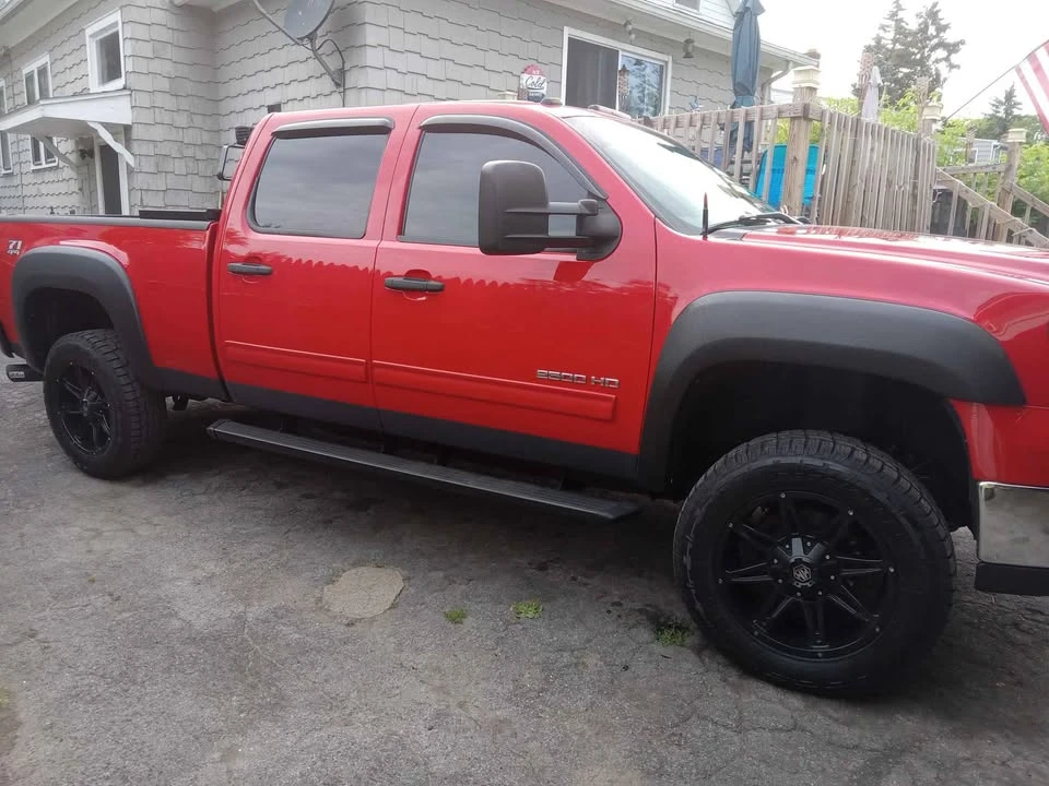 2010 GMC Sierra Heavy Duty 3rd Gen - Image 2 of 3