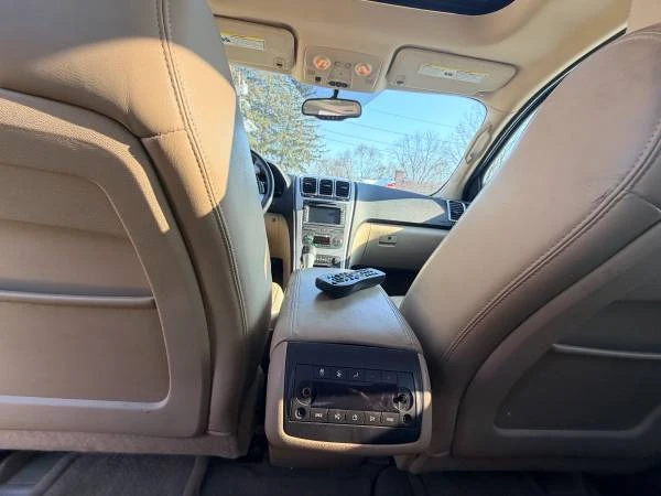 2010 GMC Acadia - Image 10 of 18
