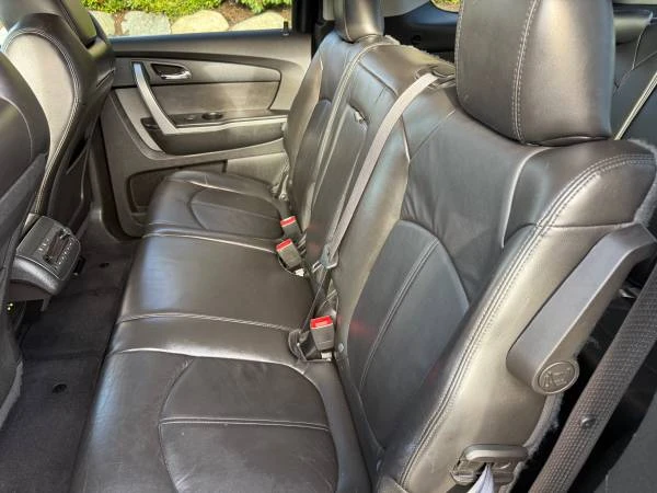 2010 GMC Acadia - Image 14 of 15