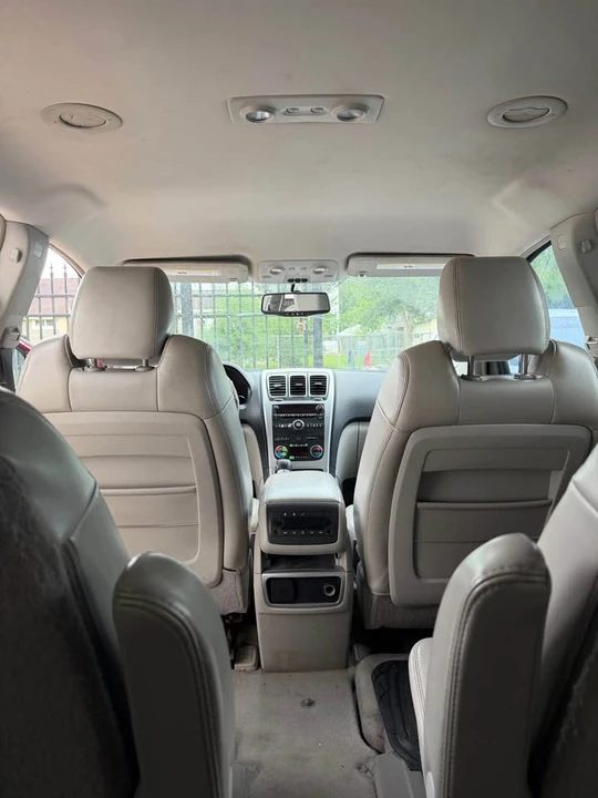 2010 GMC Acadia - Image 7 of 10