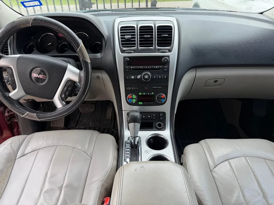 2010 GMC Acadia - Image 8 of 10
