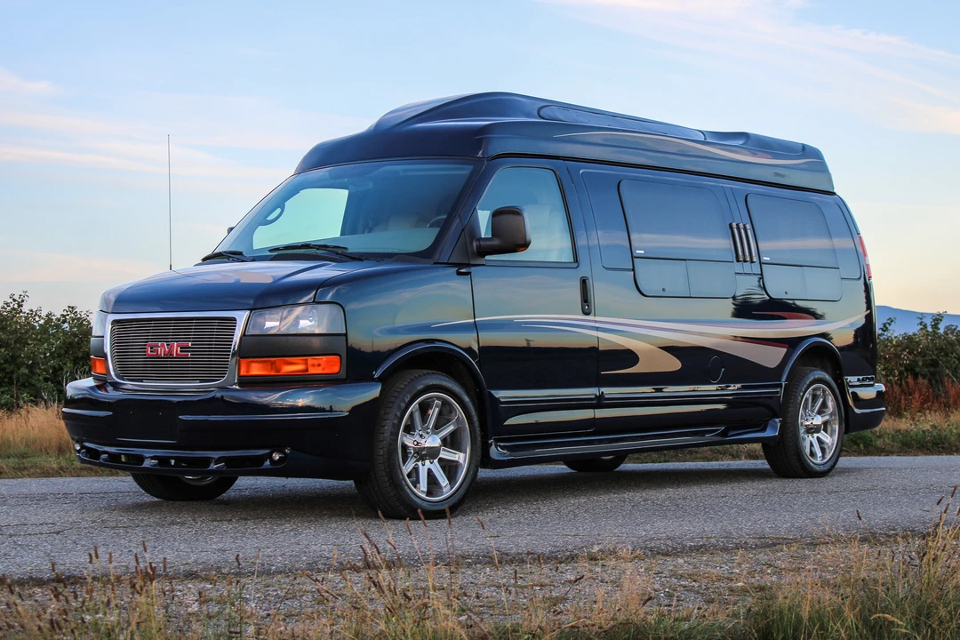 2010 GMC Savana - Image 2 of 31