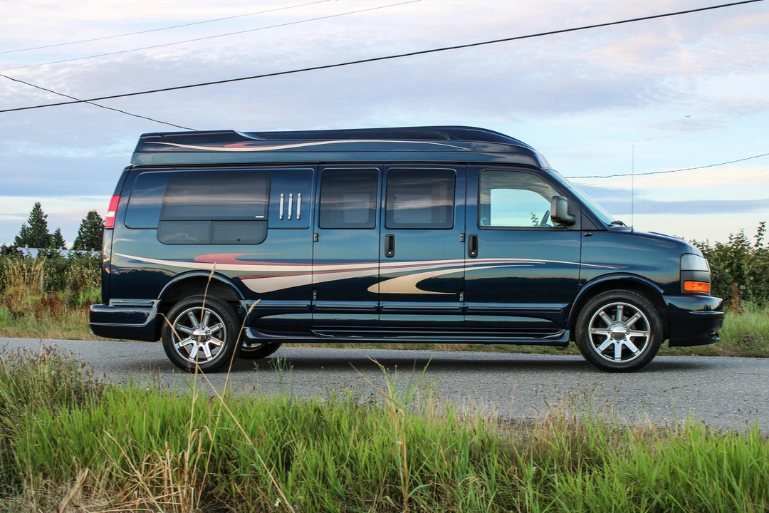 2010 GMC Savana - Image 14 of 31