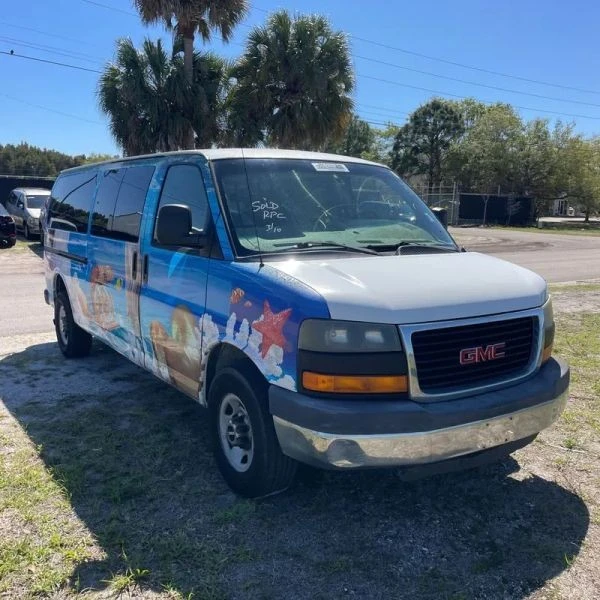 2010 GMC Savana - Image 11 of 12