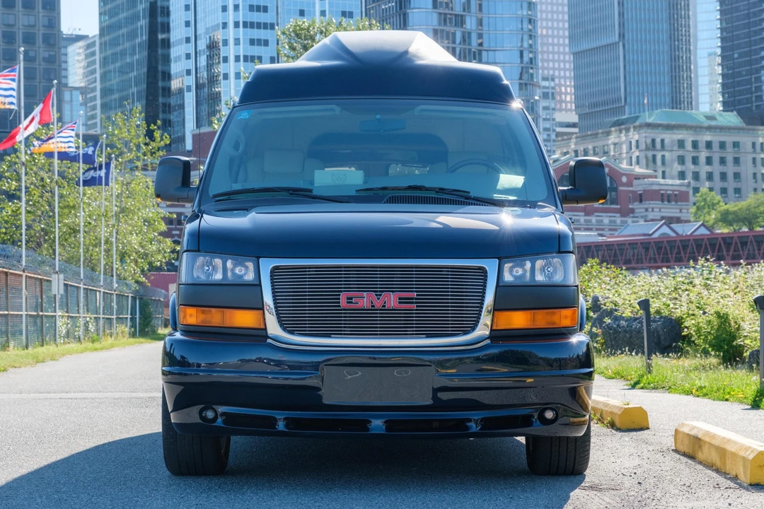 2010 GMC Savana - Image 2 of 31