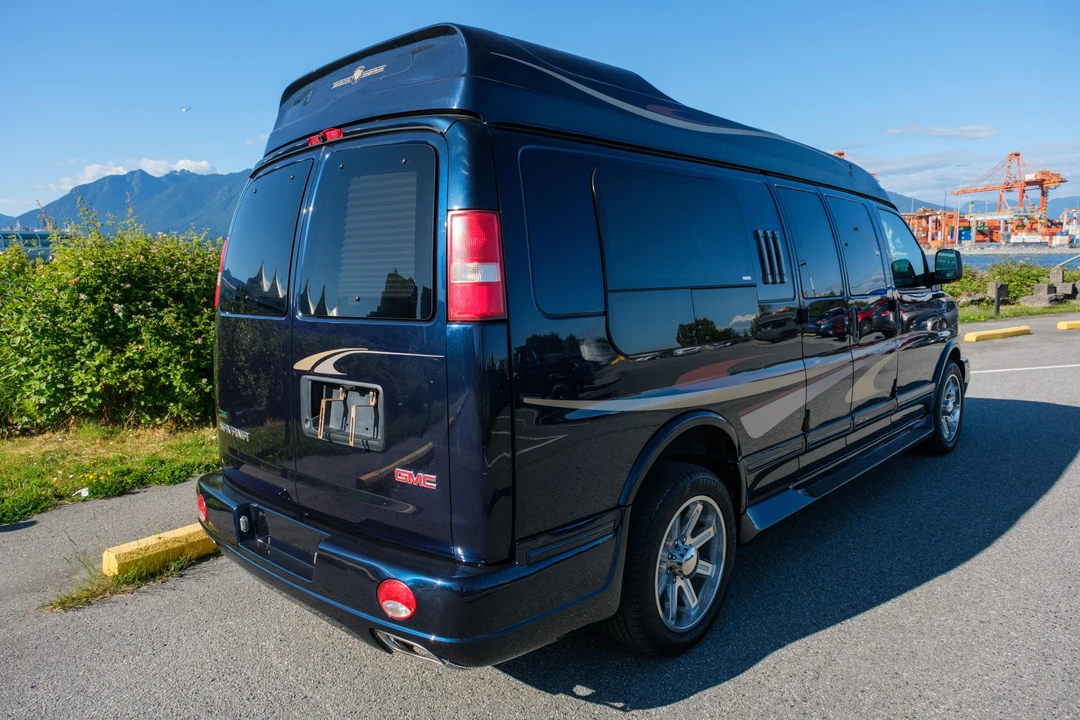 2010 GMC Savana - Image 12 of 31