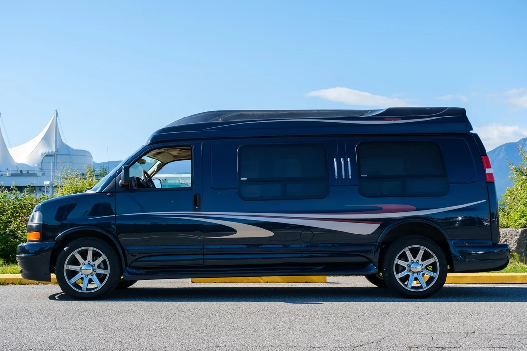 2010 GMC Savana - Image 3 of 31