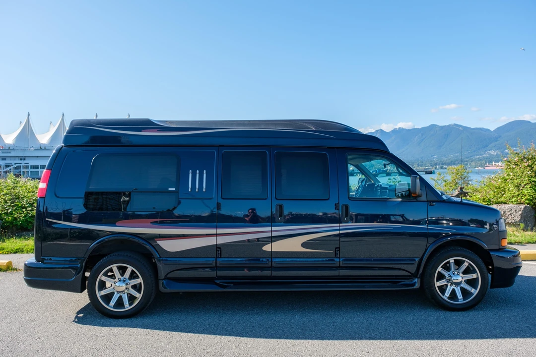 2010 GMC Savana - Image 13 of 31