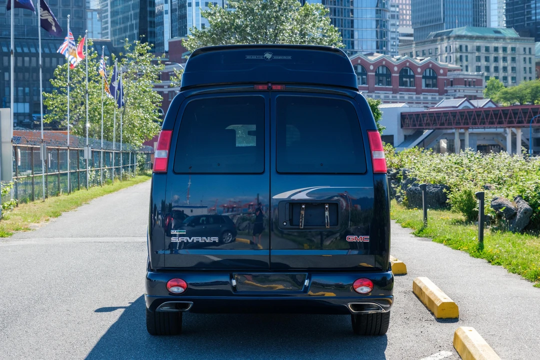 2010 GMC Savana - Image 11 of 31