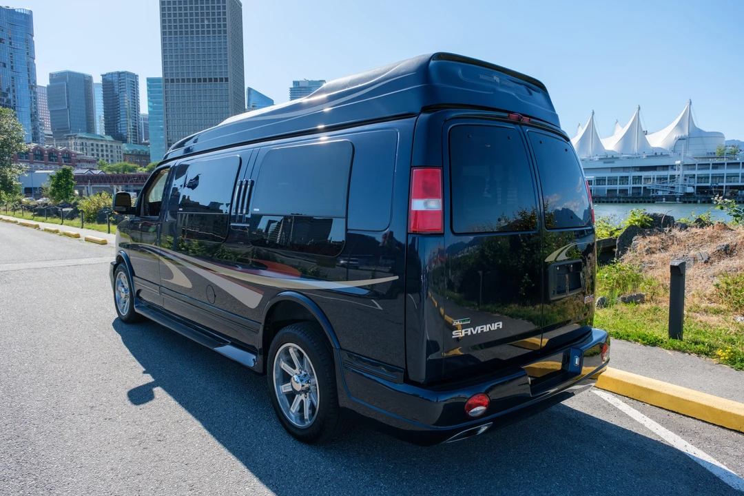 2010 GMC Savana - Image 10 of 31
