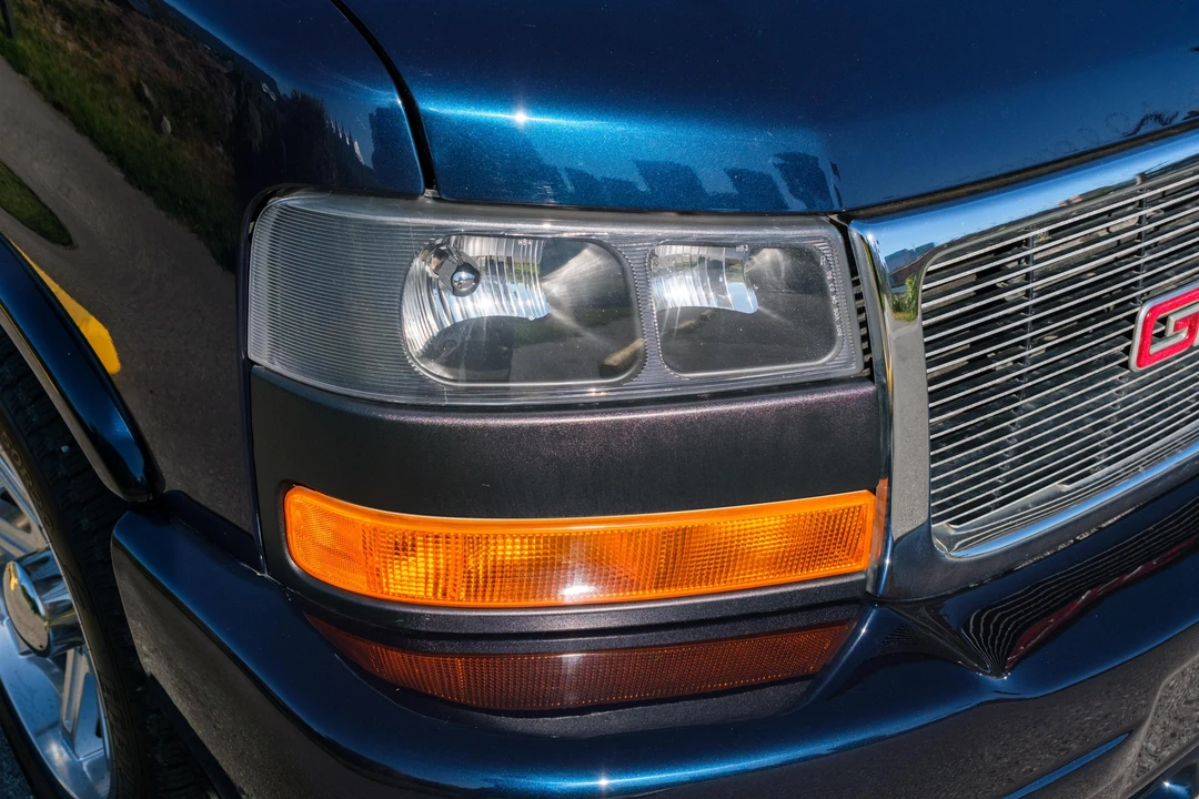 2010 GMC Savana - Image 17 of 31