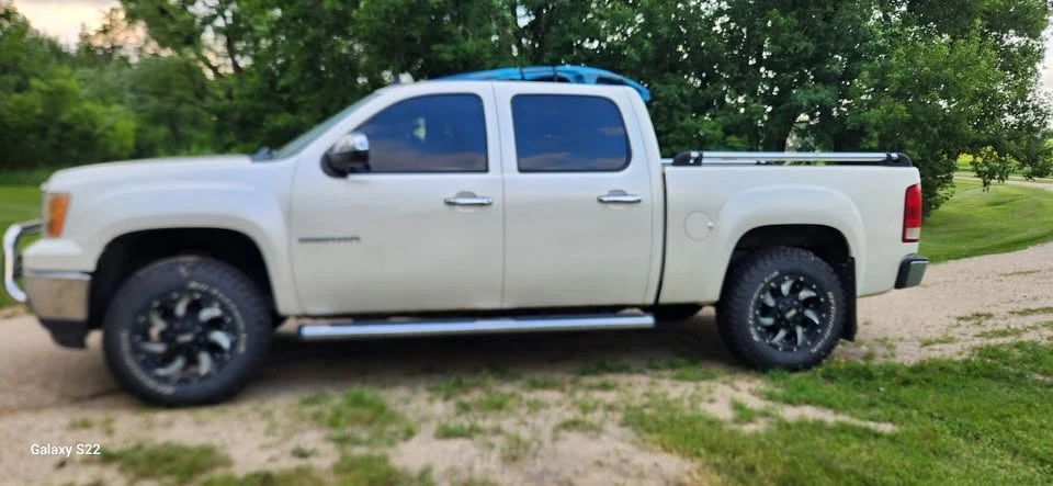 2010 GMC Sierra 3rd Gen - Image 2 of 3