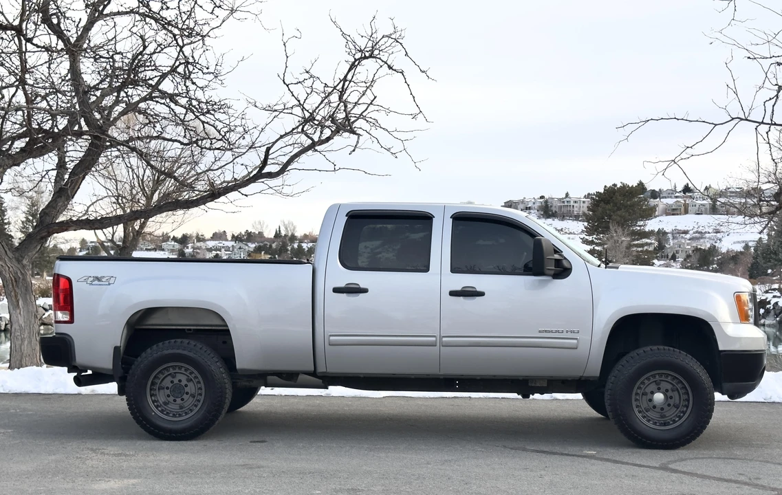 2010 GMC Sierra Heavy Duty 3rd Gen - Image 11 of 31