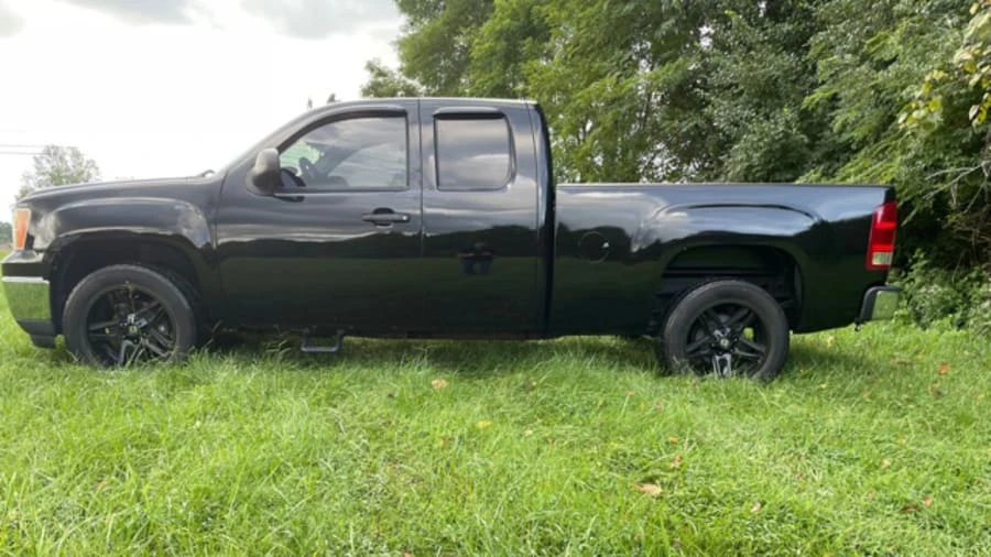 2010 GMC Sierra 3rd Gen - Image 2 of 10