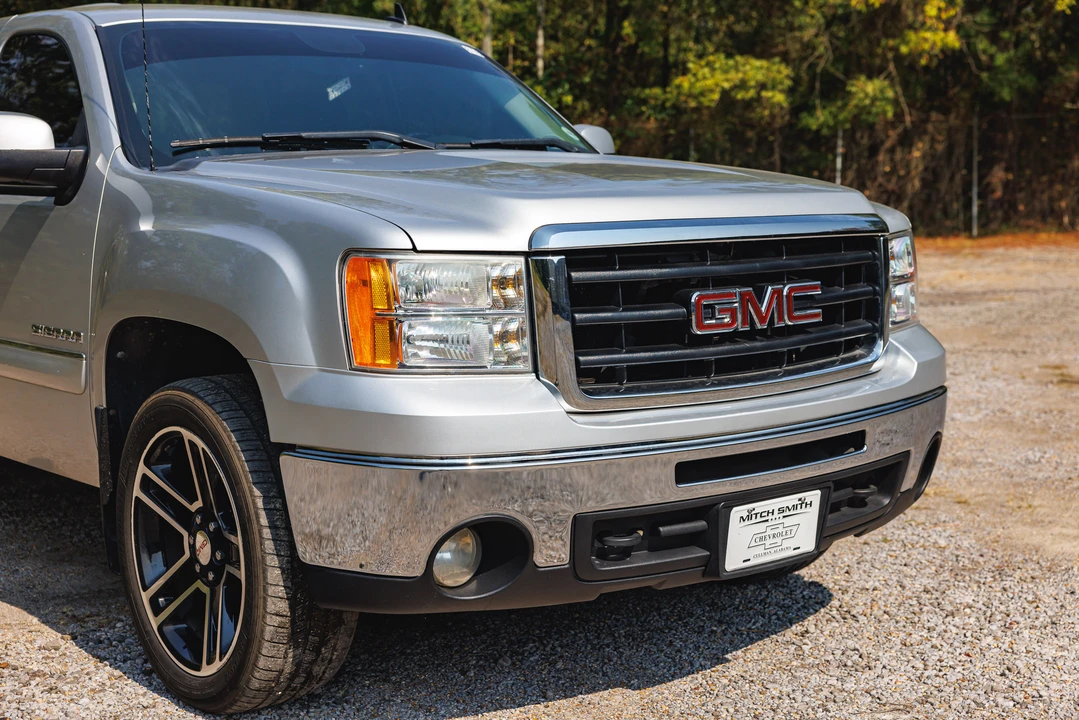 2010 GMC Sierra 3rd Gen - Image 11 of 31