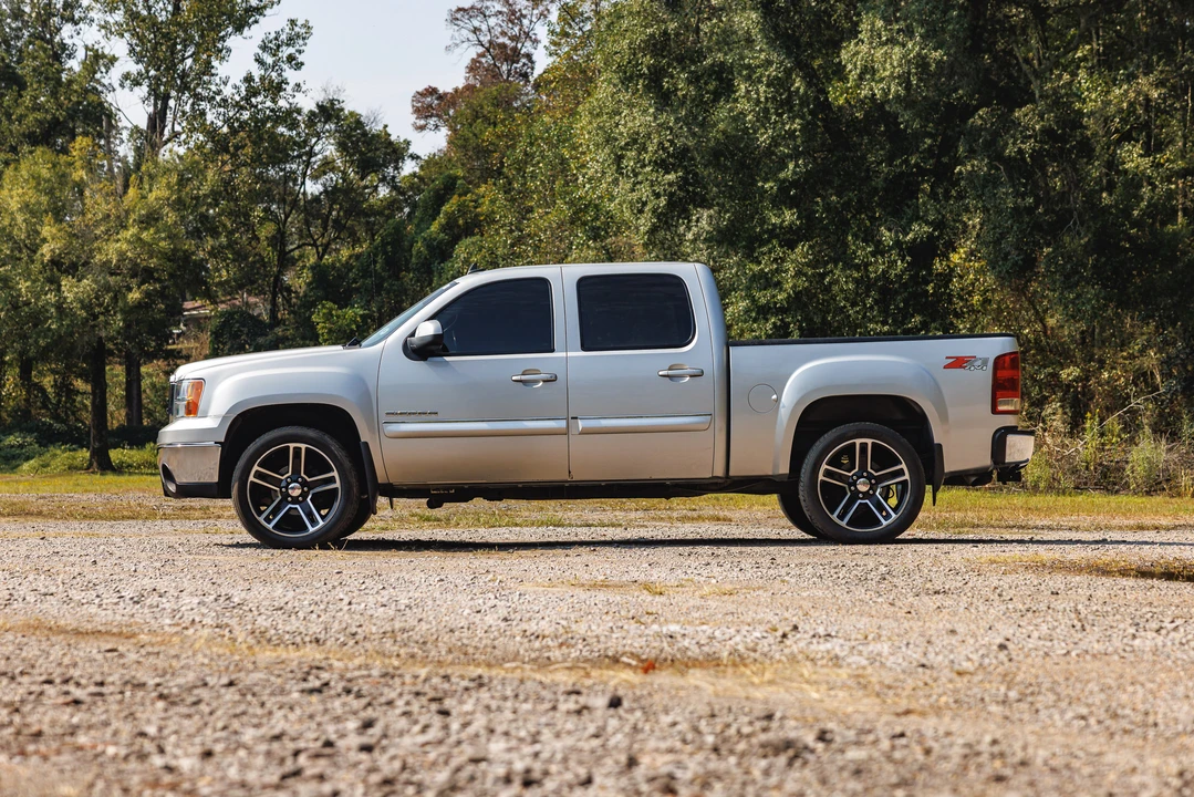 2010 GMC Sierra 3rd Gen - Image 2 of 31