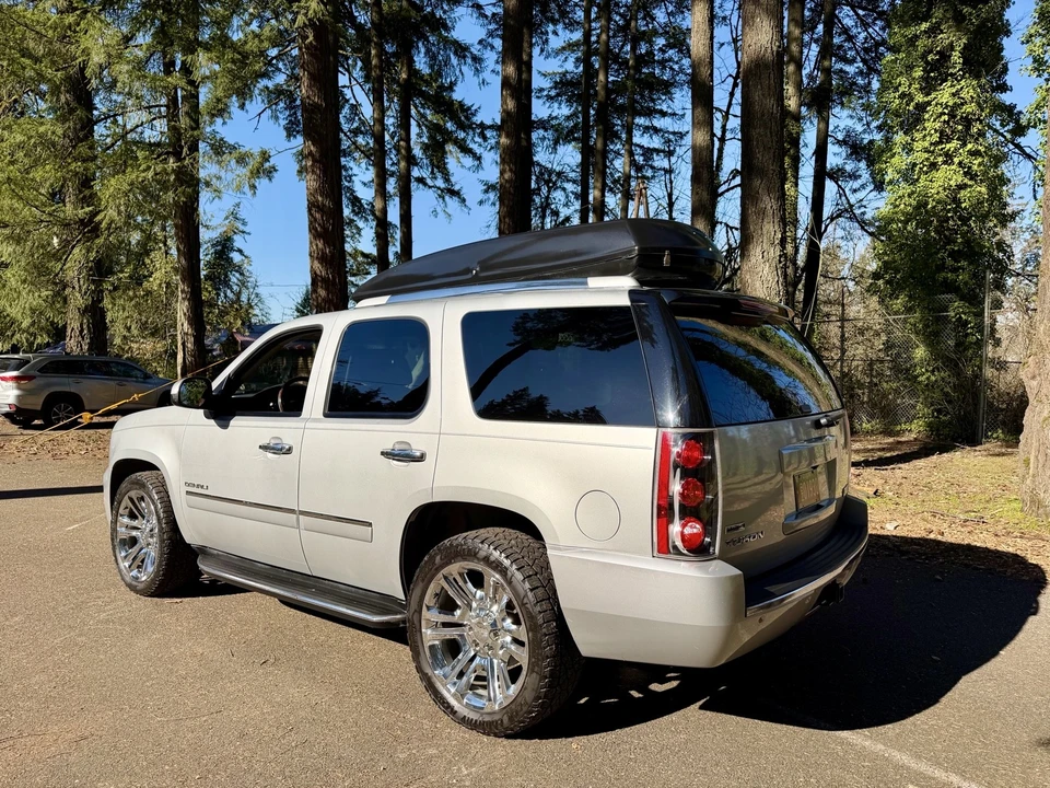 2010 GMC Yukon 3rd Gen - Image 3 of 21