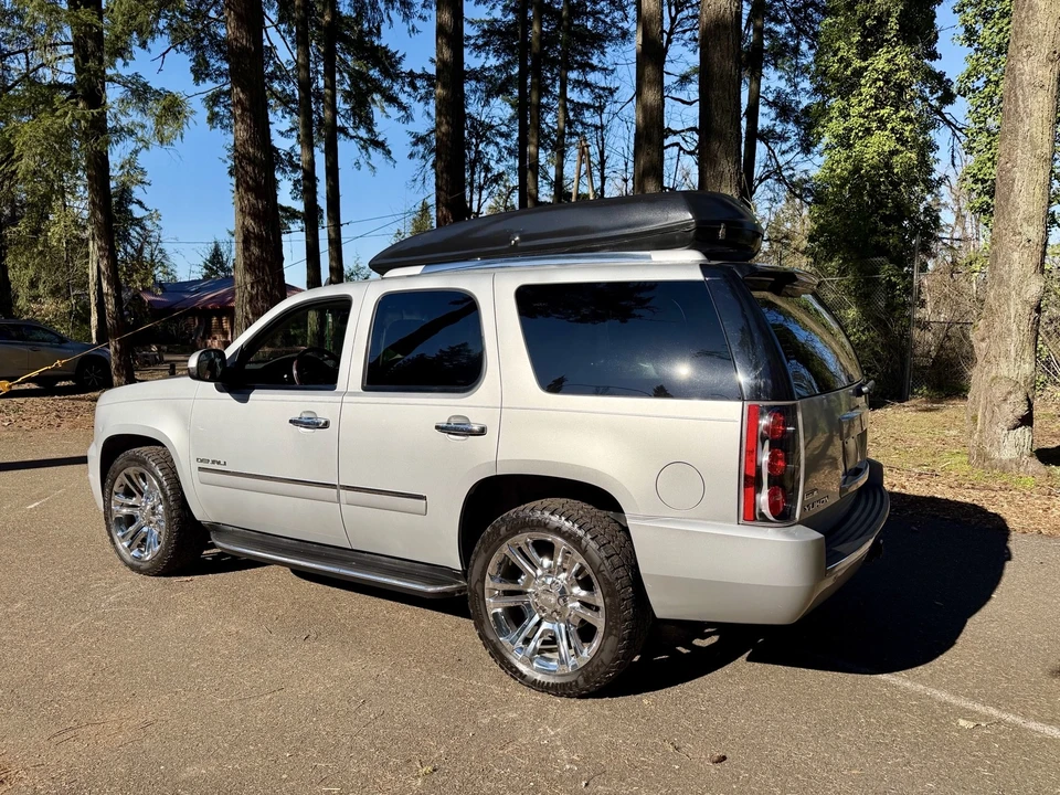 2010 GMC Yukon 3rd Gen - Image 12 of 21