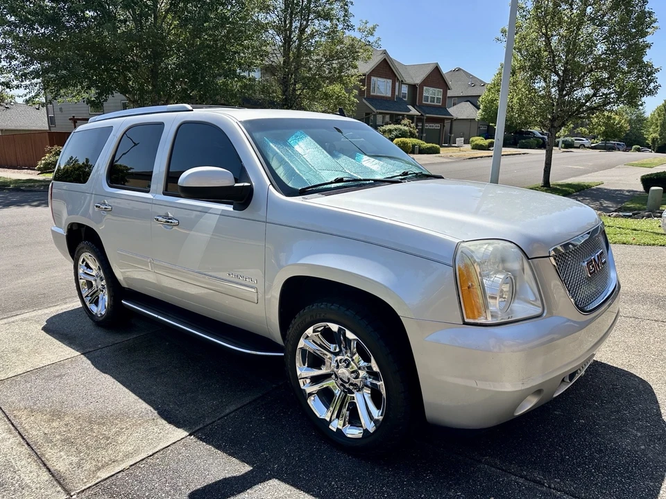 2010 GMC Yukon 3rd Gen - Image 19 of 21