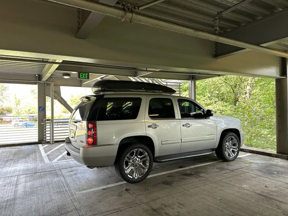 2010 GMC Yukon 3rd Gen - Image 21 of 21