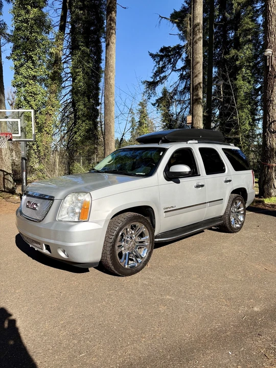 2010 GMC Yukon 3rd Gen - Image 4 of 21