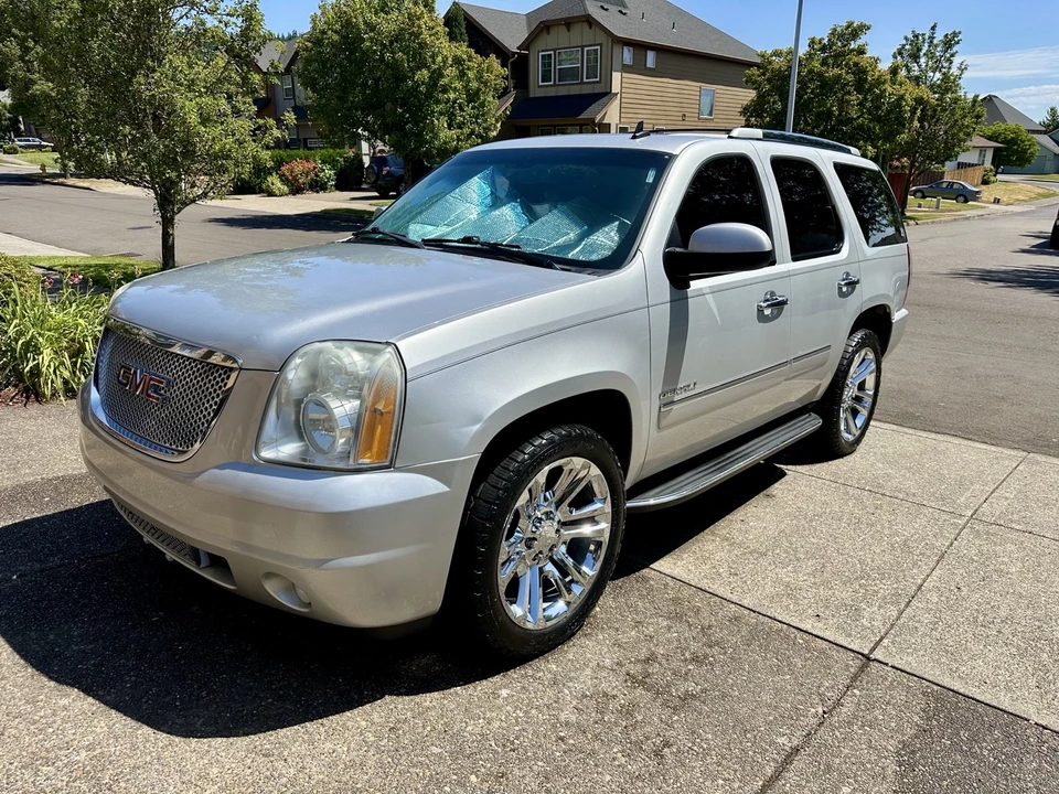 2010 GMC Yukon 3rd Gen - Image 20 of 21