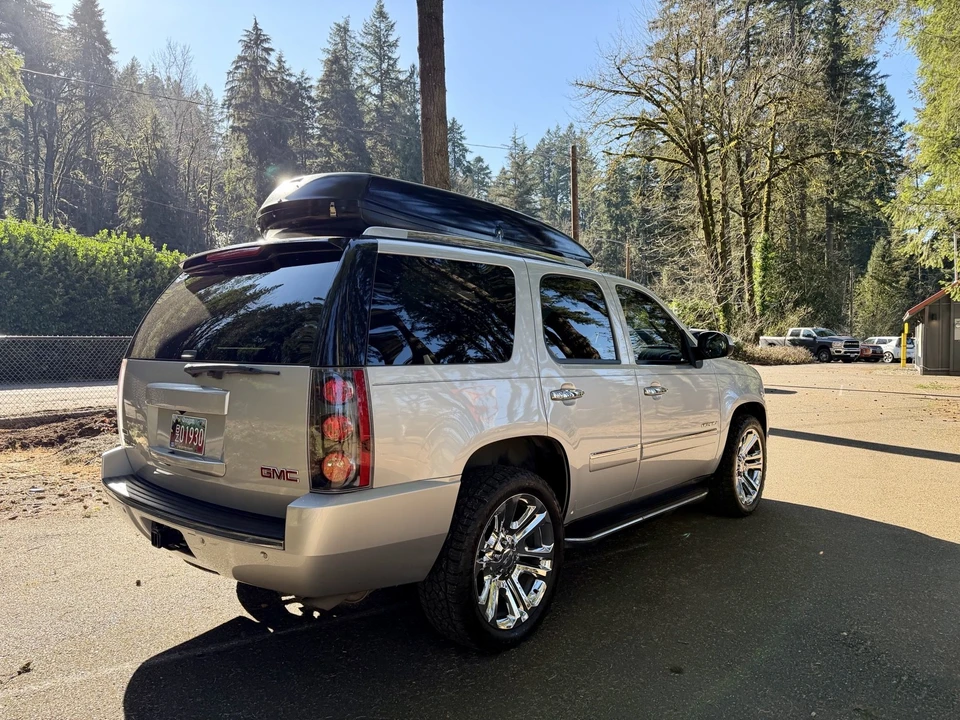 2010 GMC Yukon 3rd Gen - Image 2 of 21