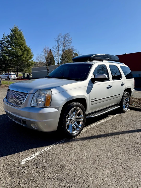 2010 GMC Yukon 3rd Gen - Image 9 of 21