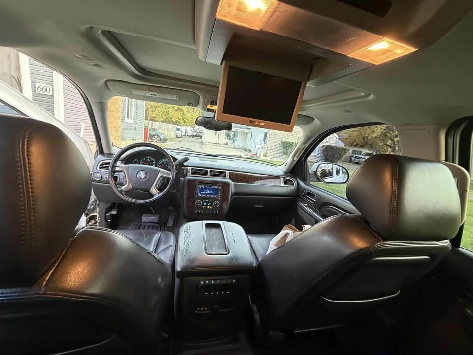 2010 GMC Yukon 3rd Gen - Image 14 of 16