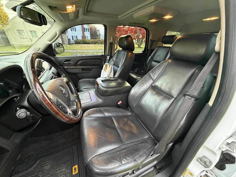 2010 GMC Yukon 3rd Gen - Image 15 of 16