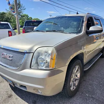 2010 GMC Yukon Denali Sport Utility 4D
