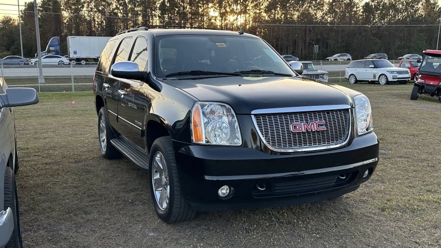 2010 GMC Yukon 3rd Gen - Image 3 of 6