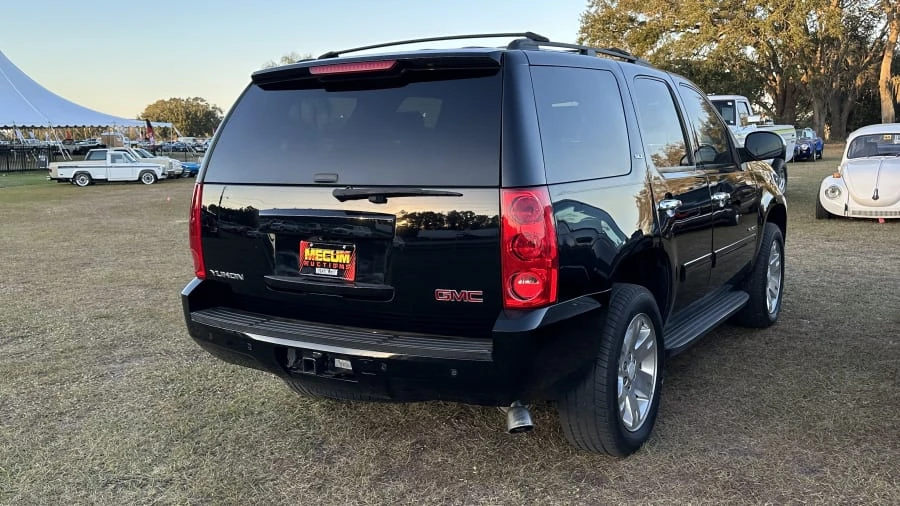 2010 GMC Yukon 3rd Gen - Image 2 of 6