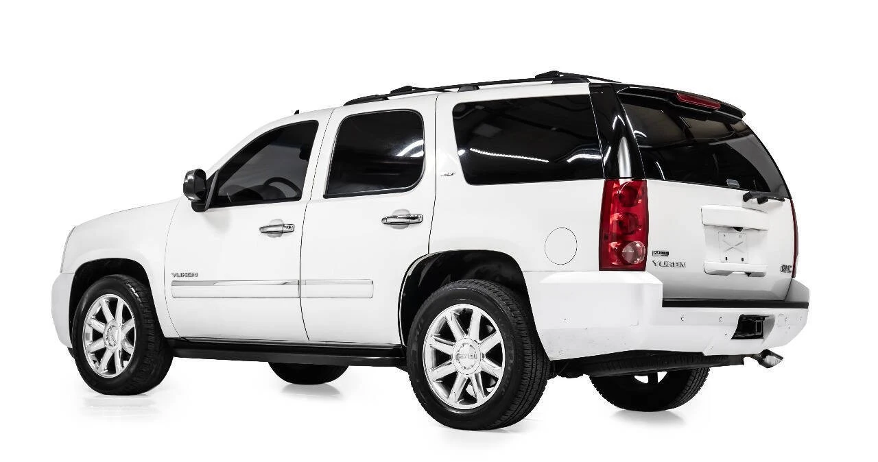 2010 GMC Yukon 3rd Gen - Image 4 of 12